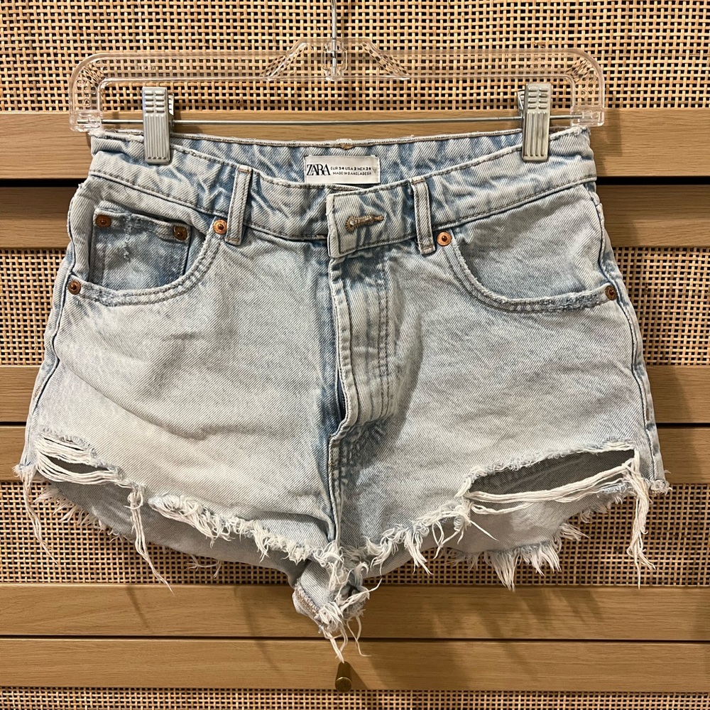 Zara light wash jean shorts size 2